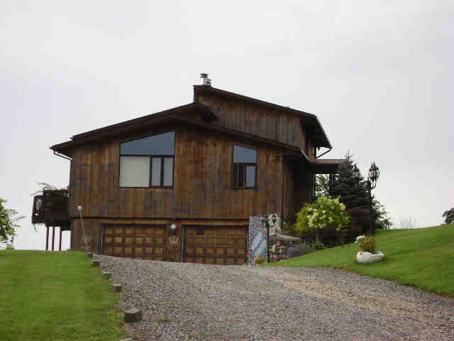 Building photograph for 9 SKY MEADOW RD